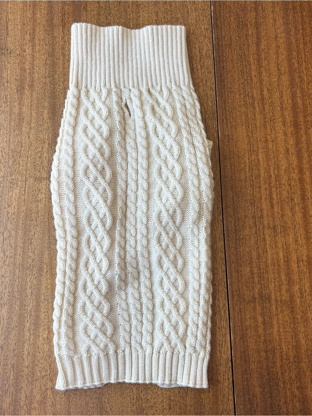 Cream Cable‑Knit Dog Sweater – Size S  (8-12 lbs)